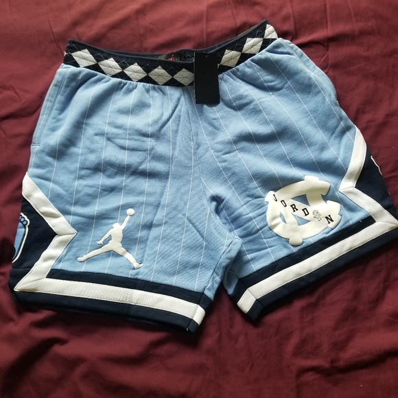 Nike Air Jordan UNC Chapel Hill Shorts - Picture 5 of 16